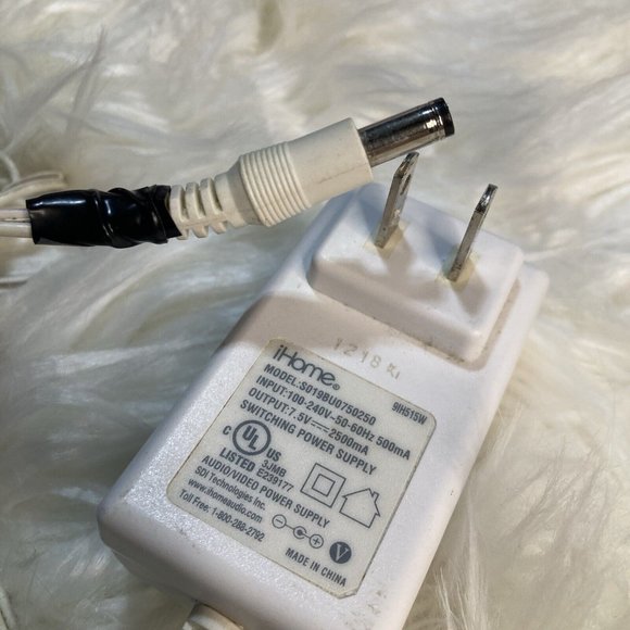 iHome SWITCHING POWER SUPPLY  S019BU0750250  7.5V 2500mA  With Tape On It - Picture 1 of 5